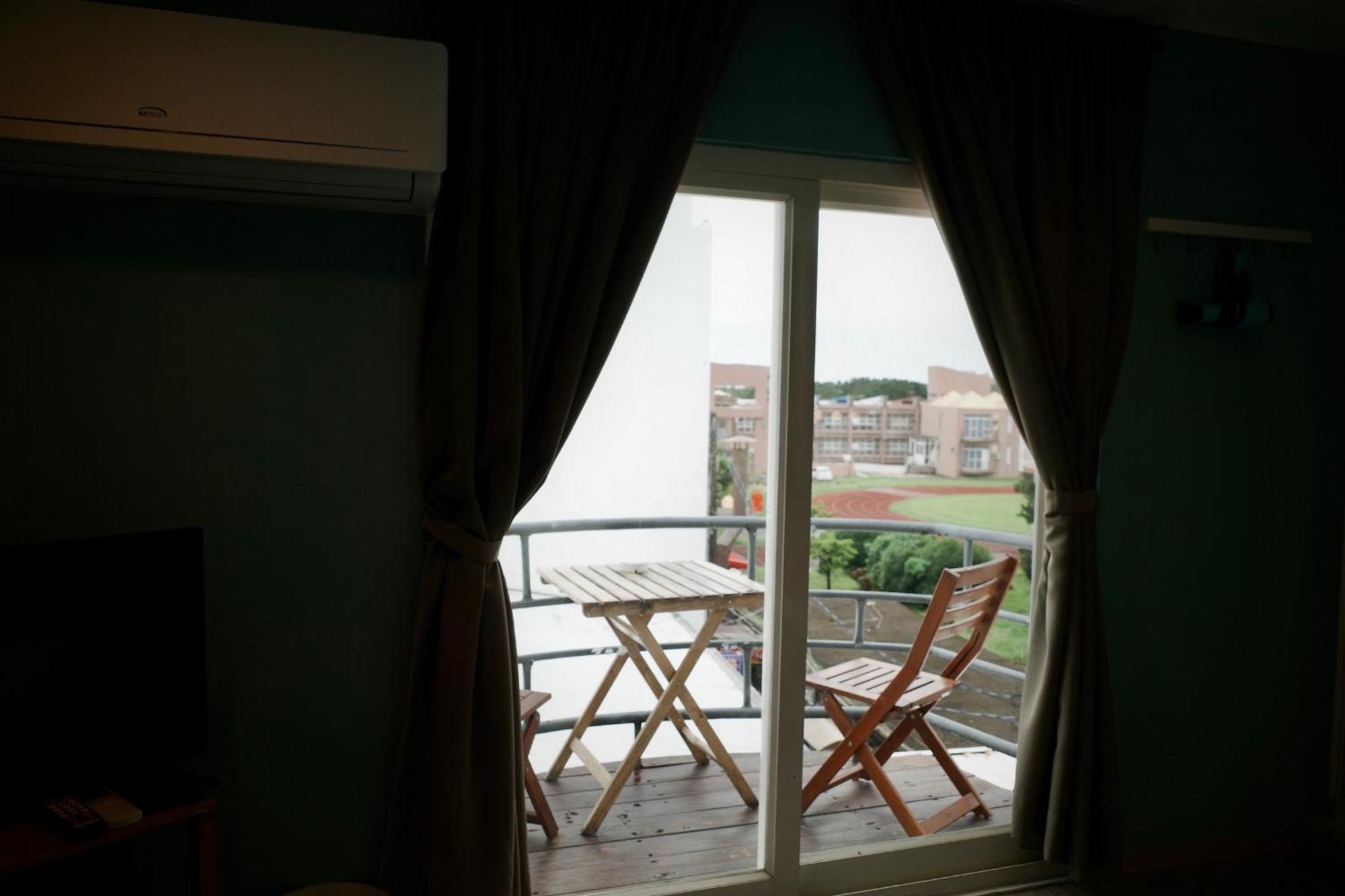 海中天旅店 Sea Of The World B&B Кеньдін Екстер'єр фото